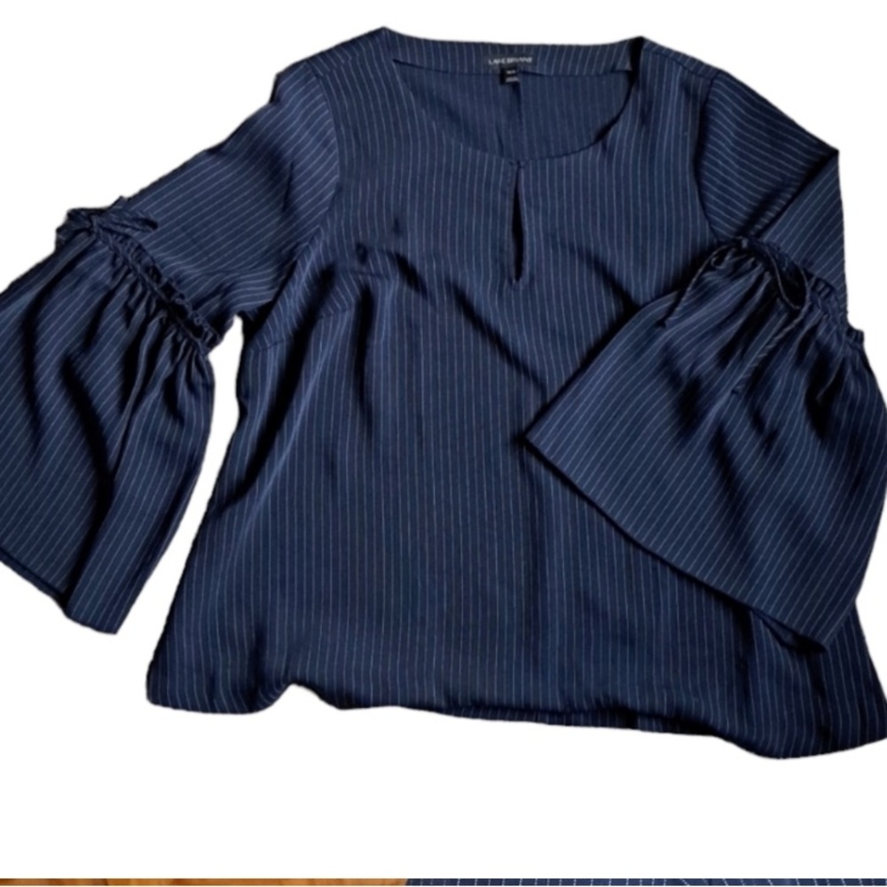 LANE BRYANT Navy Pinstripe Flutter Sleeve Key Hole Blouse Office Carrier 26/28